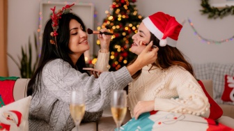 7 Foundation Full Coverage untuk Makeup Natalan yang Awet Seharian