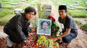 Anak Epy Kusnandar Minta Media Tak Cari Tahu soal Ibu Kandungnya: Jangan Ganggu Kehidupan Mama