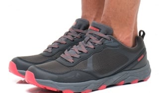 8 Sepatu Trail Running Lokal Terbaik: Harga Rp300 Ribuan Senyaman Produk Luar