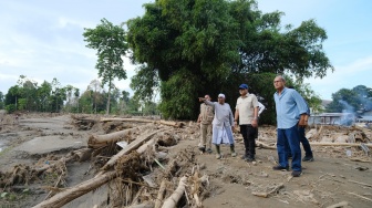 Tinjau Lokasi Banjir Aceh, Menteri Ekraf Terima Keluhan Sanitasi Buruk yang 'Hantui' Pengungsi