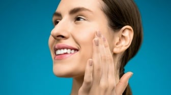 Lebih Baik Skincare Mahal Tapi Pakai Sedikit atau Murah Tapi Rutin? Ini Perhitungan Logisnya