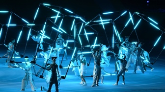 Sejumlah penari tampil dalam pembukaan SEA Games 2025 di Stadion Rajamangala, Bangkok, Thailand, Selasa (9/12/2025). [ANTARA FOTO/Nova Wahyudi/sgd/foc]