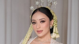 Intip Detail Makeup Amanda Zahra di Hari Pernikahan, Semuanya dari Produk Lokal
