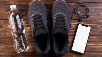 6 Rekomendasi Sepatu Lari Diskon Spesial 12.12: New Balance hingga Hoka