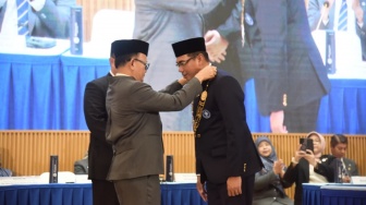 Dr. Alim Setiawan Resmi Jadi Rektor IPB, MWA Titip Pesan 'DNA Unggul' ke Generasi Muda