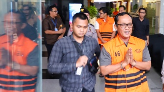 Digelandang Usai OTT, Bupati Lampung Tengah Ardito Wijaya Resmi Ditahan KPK