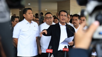 Mentan Amran Pastikan Pemerintah Tangani Penuh Pemulihan Lahan Pertanian Puso Akibat Bencana