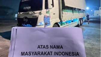 Banjir Aceh-Sumatera: Solidaritas Warga Lari Kencang, Birokrasi Tertinggal