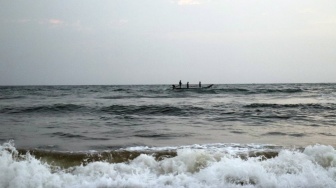 Di Antara Ombak & Bukit Hijau, Harapan Way Haru Tak Pernah Tumbang
