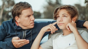 Mudah Marah ke Orang Tua tapi Ramah ke Orang Lain? Begini Kata Psikolog