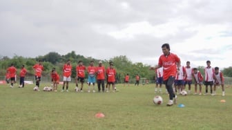 Evan Dimas Meriahkan Festival Sepak Bola Rakyat Coca Cola di Labuan Bajo