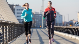 5 Sunscreen Tahan Air dan Keringat untuk Pelari agar Kulit Tidak Belang