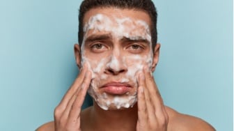 5 Face Wash Korea untuk Pria yang Bikin Wajah Makin Glowing