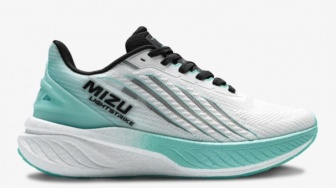 5 Sepatu Running Lokal Selevel Asics Original, Kualitas Juara Harga Aman di Dompet