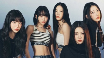 LE SSERAFIM Batal Acara Fan Sign di China, Diduga Imbas Member Asal Jepang