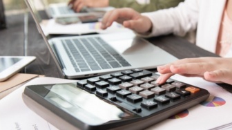 Resolusi Tahun Baru: Mulai Berdamai dengan Uang, Bukan Hanya Target Menabung!