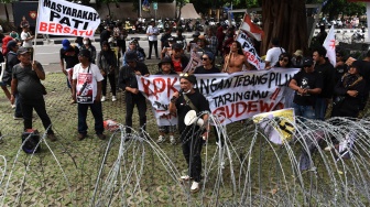 Minta Bupati Sudewo Jadi Tersangka, Warga Pati Geruduk KPK