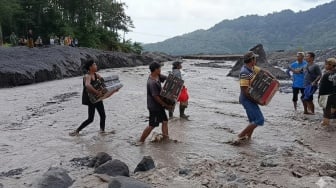 Banjir Lahar Gunung Semeru Rusak Puluhan Rumah di Lumajang, Warga Diminta Mengungsi