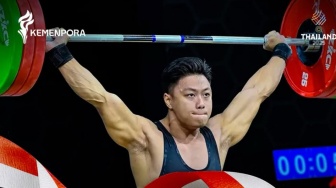 Rahmat Erwin Abdullah Raih Medali Emas Angkat Besi SEA Games 2025