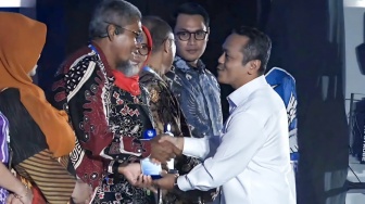 Jawa Tengah Borong Penghargaan Teknologi Pendidikan 2025: Rahasia Sukses PPDB Bebas Komplain