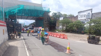 Antisipasi Arus Tersendat saat Nataru, Kontraktor Tol Jogja-Solo Lebarkan Akses dan Tambal Jalan