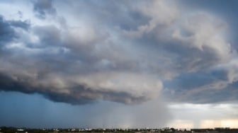 Dua Bibit Siklon Dekati Indonesia, Cek Daftar Daerah Berpotensi Terdampak