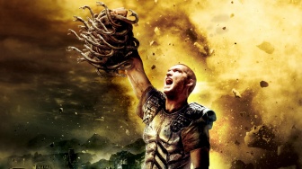 Clash of the Titans Malam Ini di Trans TV: Sam Worthington Lawan Dewa Murka