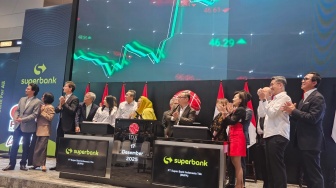 Resmi Melantai di Bursa, Saham Superbank Melambung Tinggi