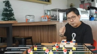 Sentil Zainuddin Amali dan Indra Sjafri, Sebuah Kritik Penuh Tendensi ala Bung Towel