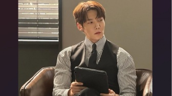 Choi Jin Hyuk Tampil Karismatik Jadi CEO Chaebol di Drama Positively Yours