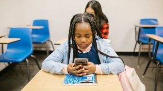 Algoritma Menggoda: Saat Konten Bullying Dijadikan Hiburan Publik dan Viral