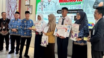 Bank Sumsel Babel Apresiasi Pelajar Berprestasi melalui Tabungan Pesirah Junior