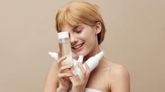 5 Toner Mengandung Glycolic Acid untuk Meratakan Warna Kulit dan Leher