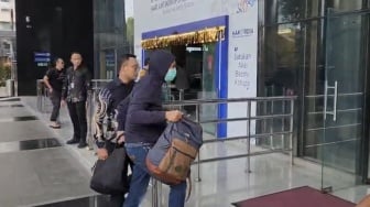 OTT KPK di Kalsel, Dua Orang Tiba di Gedung Merah Putih untuk Pemeriksaan Intensif