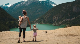 10 Lagu Bertema Ibu yang Bikin Haru, Cocok untuk Konten Hari Ibu