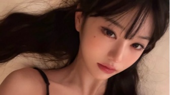 Ingin Foto Secantik "It Girl"! Sontek 5 Pose Selfie ala Jang Wonyoung IVE!