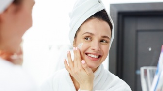 5 Moisturizer Murah yang Mencerahkan Wajah untuk Ibu Rumah Tangga