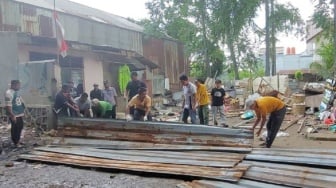 30 Tahun Jadi TPS, Lahan Tiba-tiba Diklaim Pribadi, Warga Pondok Kelapa 'Ngamuk' Robohkan Pagar