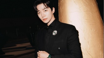 Rayakan Natal dengan Style On Point ala Lee Junho 2PM, Ini 4 Look OOTD-nya!