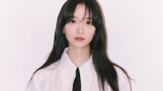 Layering Simpel dan Chic, 4 OOTD Minimalis ala Pyo Ye Jin Buat Banyak Momen