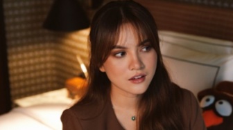 Cuma karena Masuk Masjid, Marsha Aruan Dicurigai Mualaf