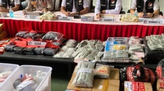 Polda Metro Gulung Jaringan Narkoba Jelang Tutup Tahun: 2054 Tersangka Diciduk, 387 Kg Barbuk Disita