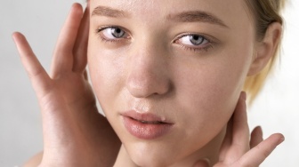 6 Skincare yang Harus Dihindari Kulit Berminyak, Pemicu Jerawat dan Komedo