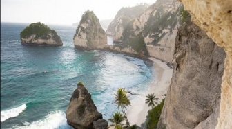 Lelahmu Terbayar Lunas! 5 Spot Paling Dramatis dan Fotogenik di Nusa Penida Bali