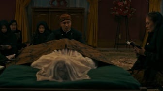 Film Malam 3 Yasinan: Debut Menantang Shalom Razade dan Hamish Daud