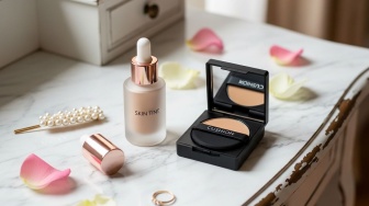 Skin Tint dan Cushion Lebih Ringan Mana? Ini yang Cocok Dipakai Sehari-hari