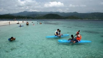 Pantai Mutun & Pulau Tangkil, Liburan Pantai Cuma 30 Menit dari Bandar Lampung