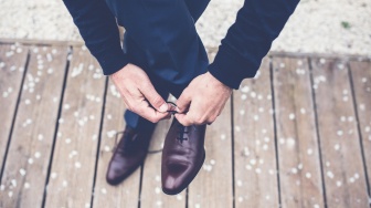 4 Sepatu Pantofel Lokal Terbaik untuk ke Gereja saat Misa Natal 2025, Elegan Gak Mahal