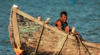 Kehidupan Pesisir dan Belajar Mengalah dari Laut: Tak Semuanya Harus Menang