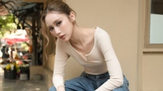 5 Mix and Match Outfit Basic ala Jane Ramida untuk Tampil Modis Kekinian